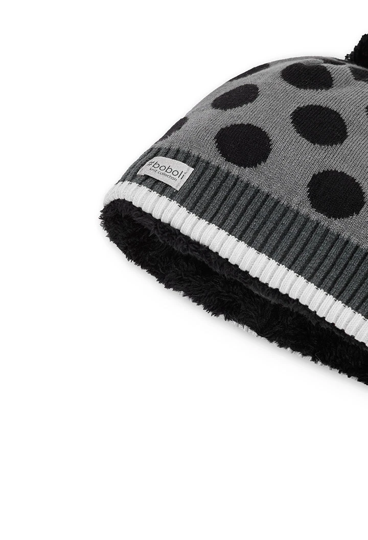 Bonnet tricoté a pois pour fille