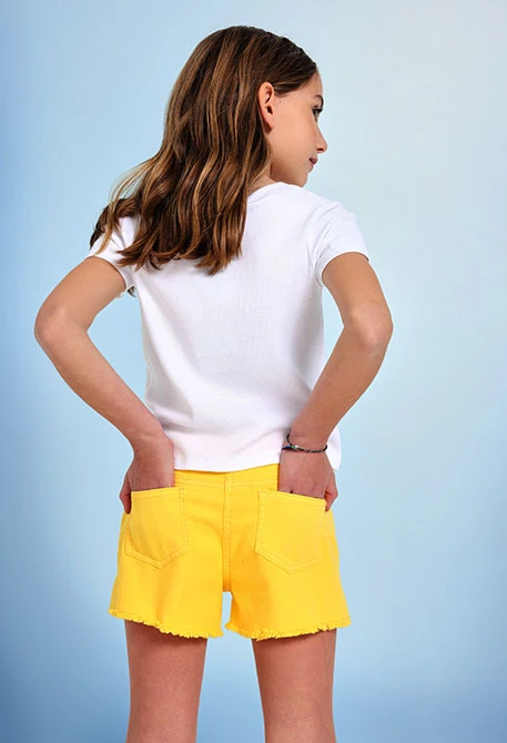 Shorts de sarga elástica para niña en color amarillo