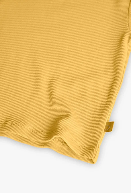 T-shirt basic in maglia per bambina di colore giallo.