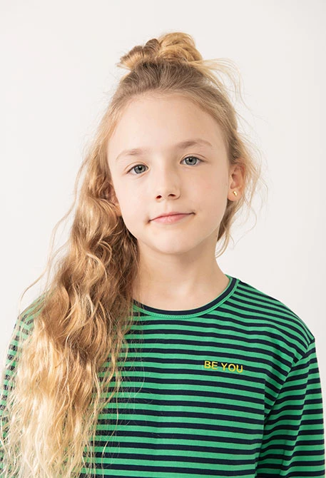 T-shirt fille rayée en maille vert et bleu marine