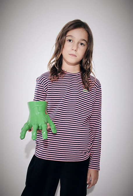 Girl´s pink and navy striped knit t-shirt