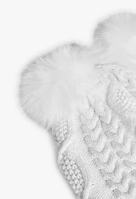 White hat with bobble