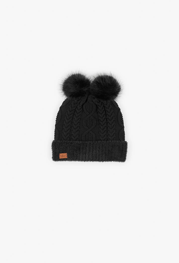 Gorro preto com pompom