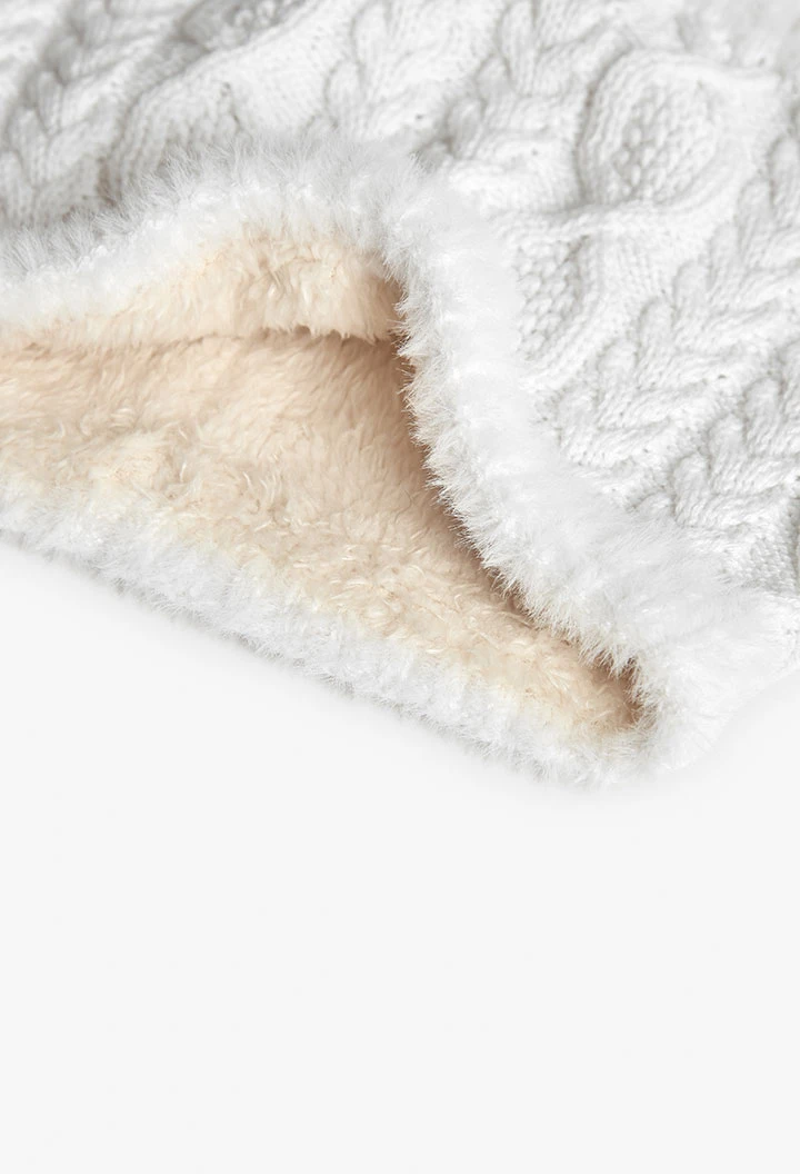Écharpe en maille blanche
