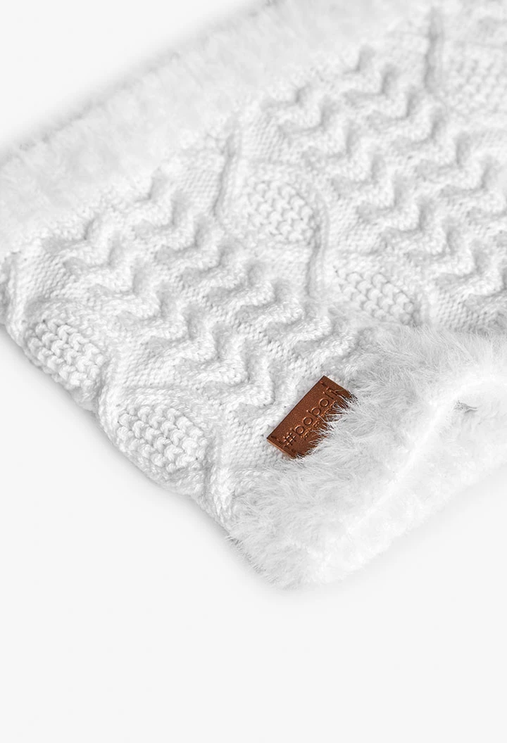 Écharpe en maille blanche