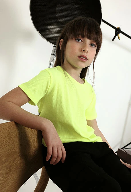Camiseta niña algodón verde fluor