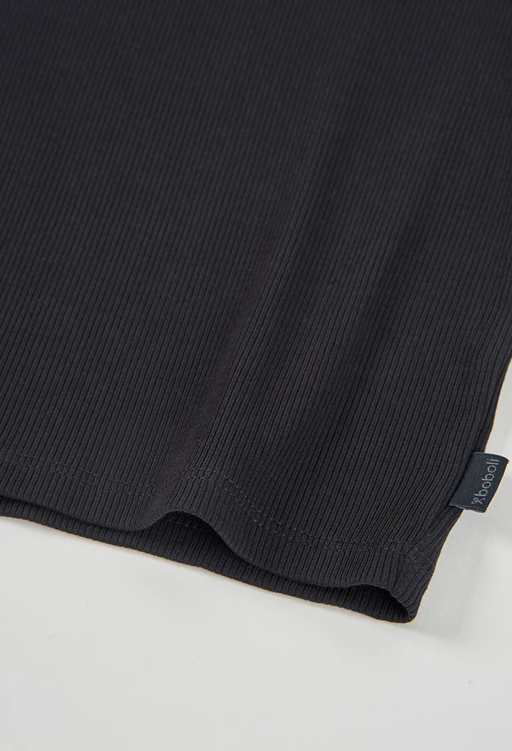 Girl?s black cotton t-shirt