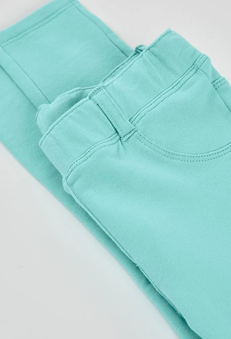 Pantalón niña algodón en azul celeste