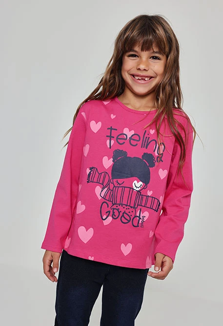 Girl\'s strawberry knit T-shirt with heart print