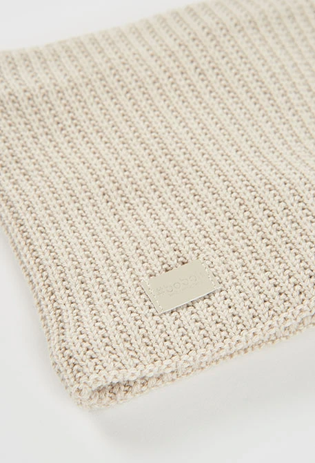 Beige girl\'s collar