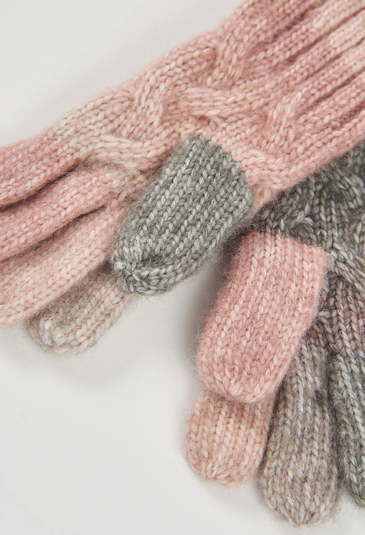 Geflochtener Handschuh in Rosa-Farbverlauf