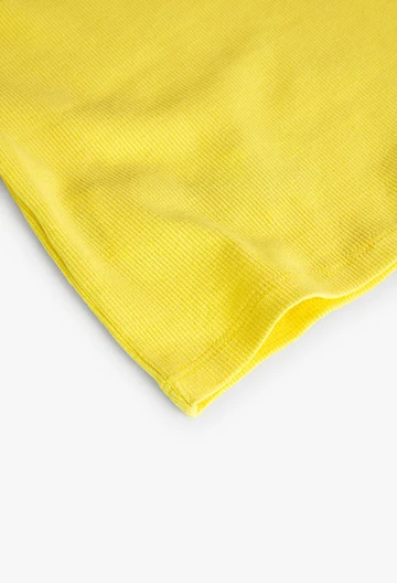 Camisola de malha de canalé de menina de cor amarela