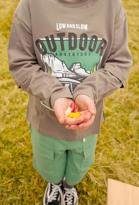 Camiseta de punto para niño en gris
