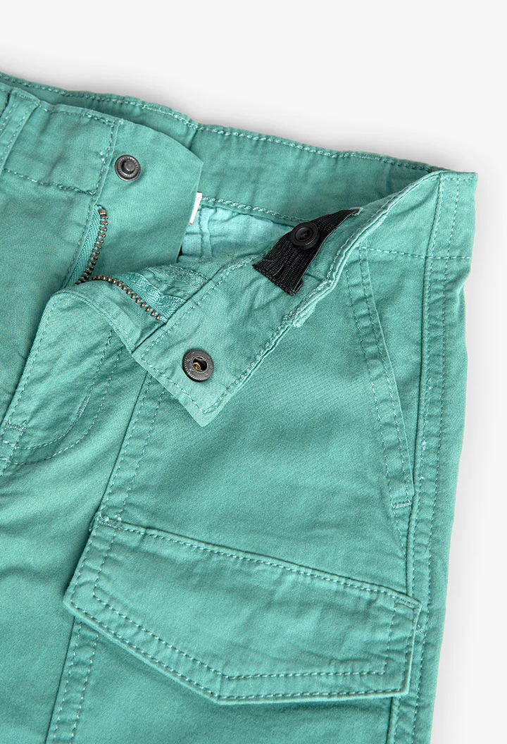 Bermuda di gabardina per bambino in colore verde