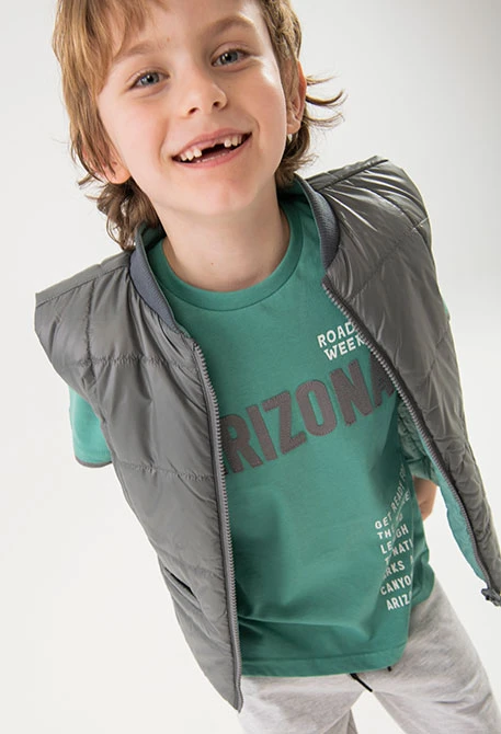 Maglietta a maglia per bambino in verde