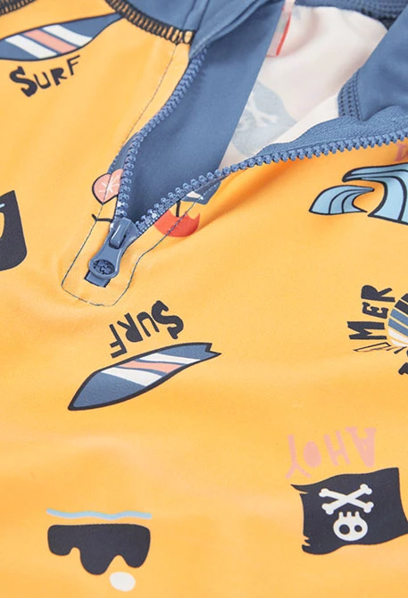 Camiseta niño protección solar estampada