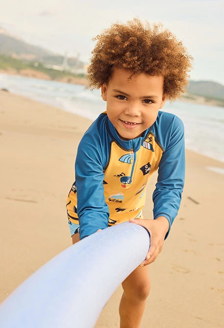 Camiseta niño protección solar estampada UPF50+