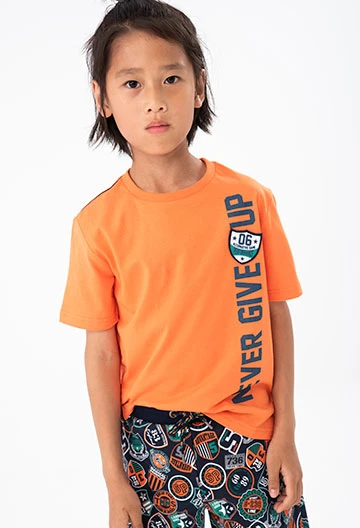 Camiseta de punto de niño en color naranja