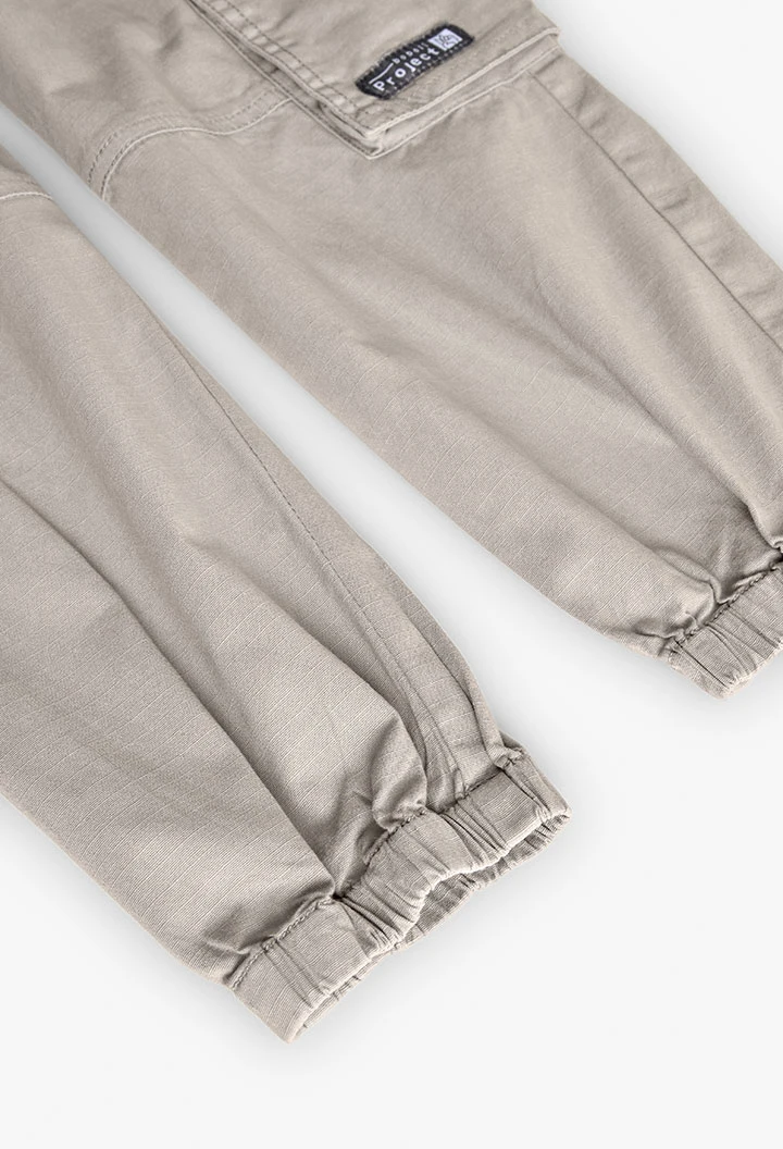 Pantaloni cargo per bambino di colore marrone