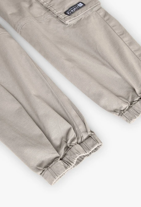 Pantaloni cargo per bambino di colore marrone