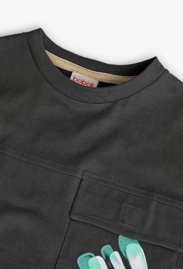 T-shirt in maglia per bambino in grigio con taschino
