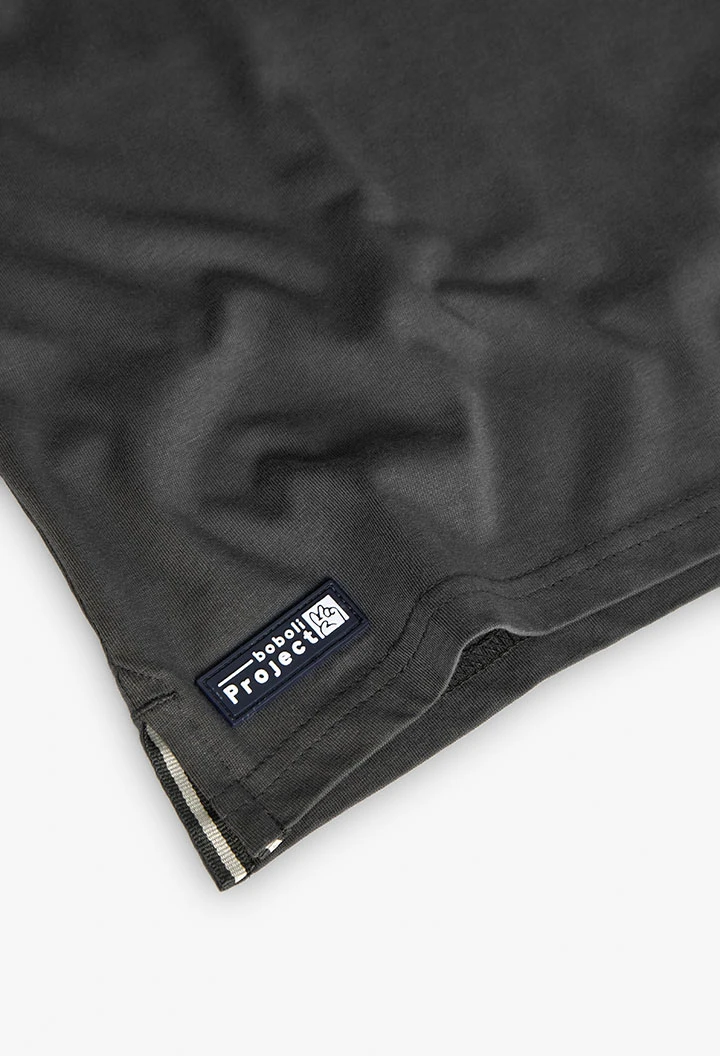 T-shirt in maglia per bambino in grigio con taschino