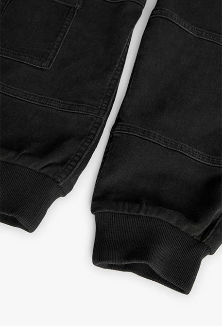 Pantalón de punto para niño en color negro