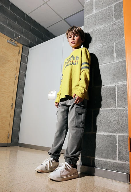 Pantalón denim niño gris