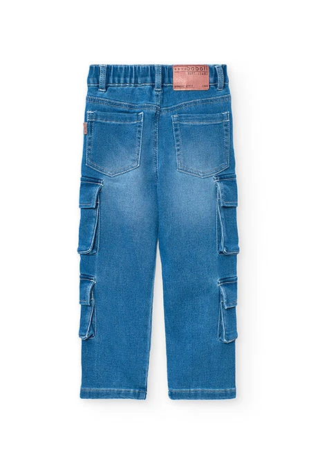 Pantaloni cargo in denim per bambino di colore blu.