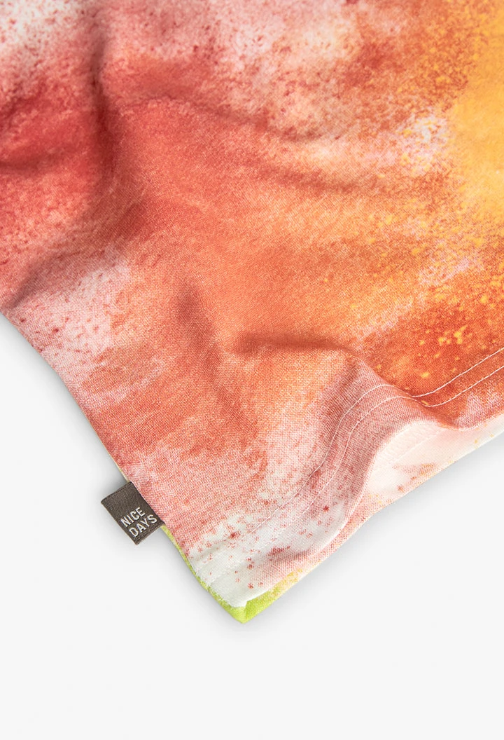 Maglietta a maglia per bambino in colore bianco con stampa a colori.