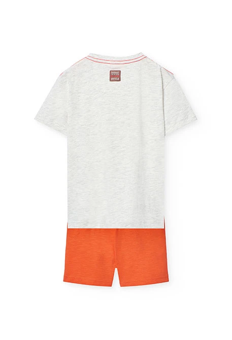 Conjunto de punto de camiseta en gris y bermudas de color naranja para niño