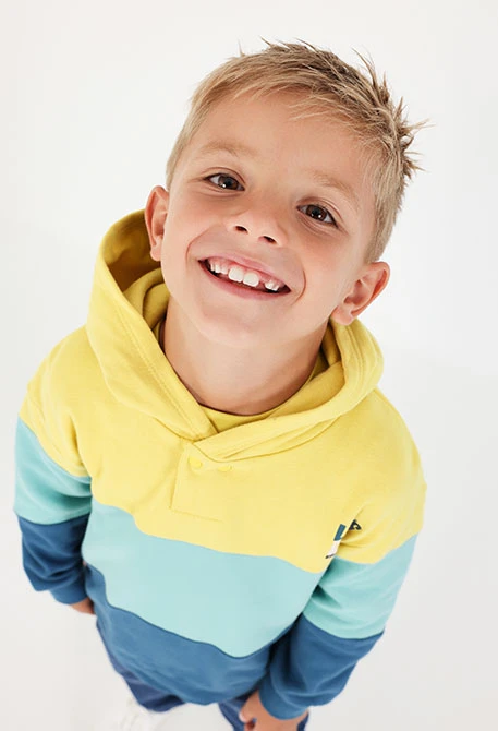 Sweatshirt em felpa para menino verde com capuz color block