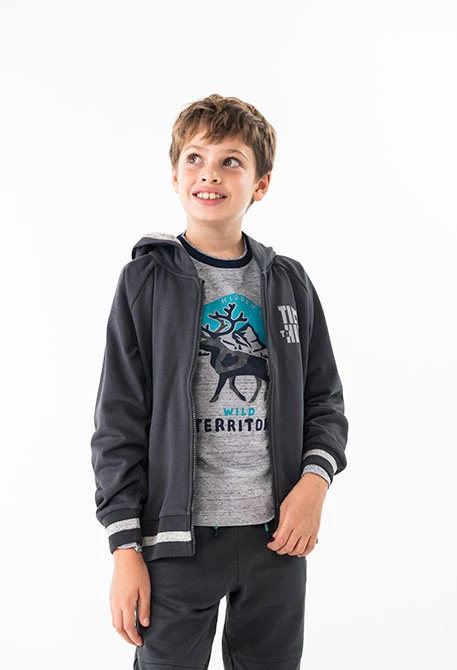 Chaqueta de felpa de niño en gris oscuro