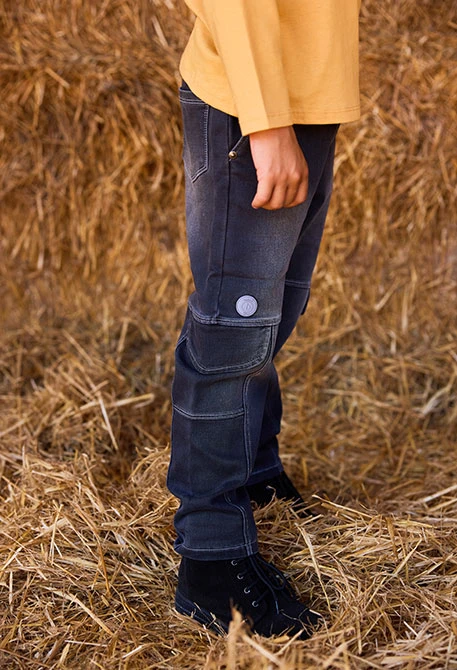 Black denim cargo pocket boys\' trousers