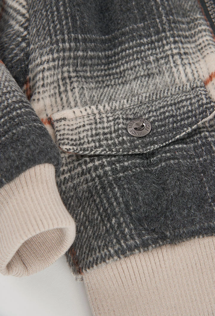 Chaquetón niño a cuadros gris con felpa