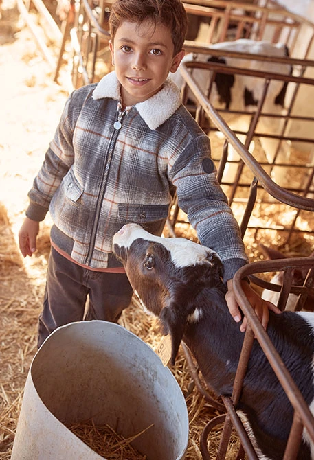 Chaquetón niño a cuadros gris con felpa