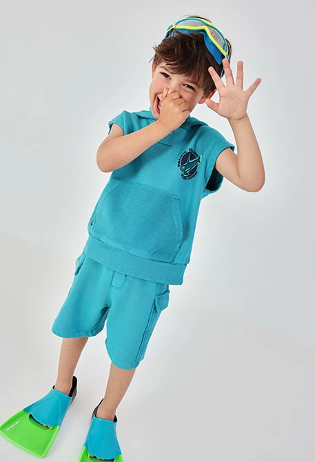 Bermudashorts aus wasserblauer Baumwolle