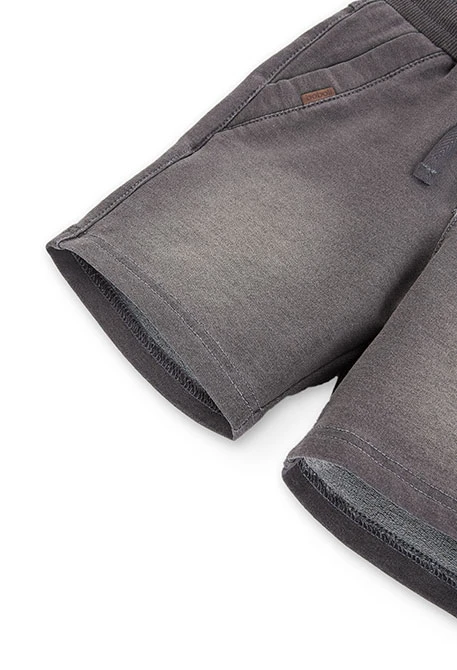 Pantalón de niño en gris