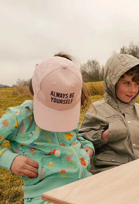 Gorra sarga en rosa
