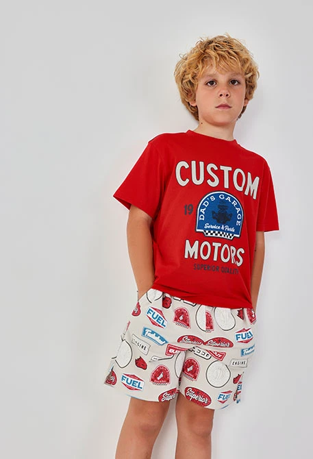 Jungen T-Shirt aus burgunderfarbener Baumwolle