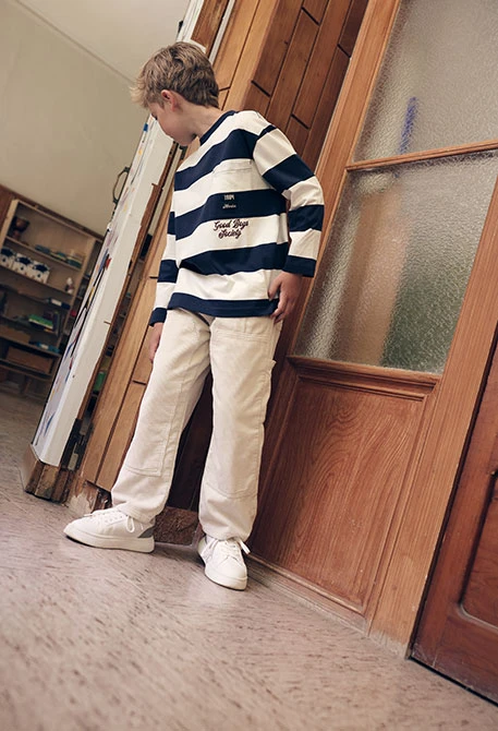 Pantalón pana niño beige con bolsillos