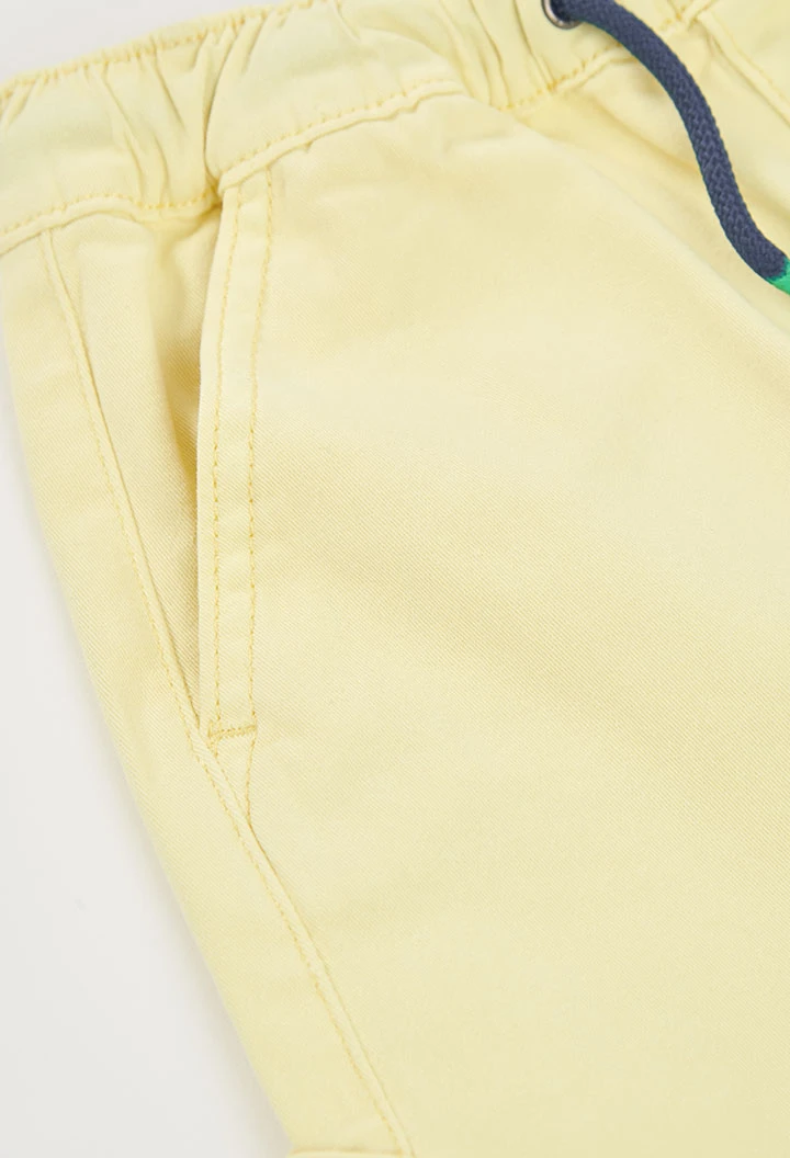 Bermuda en maille jaune