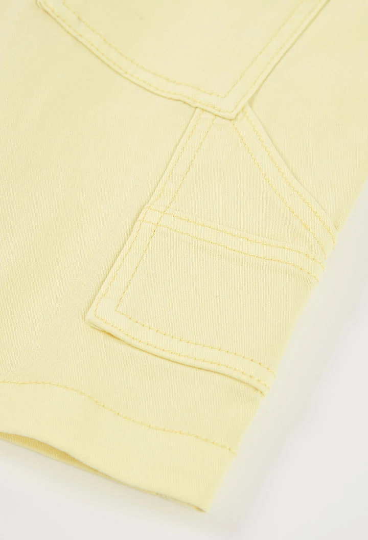 Bermudas punto amarillas