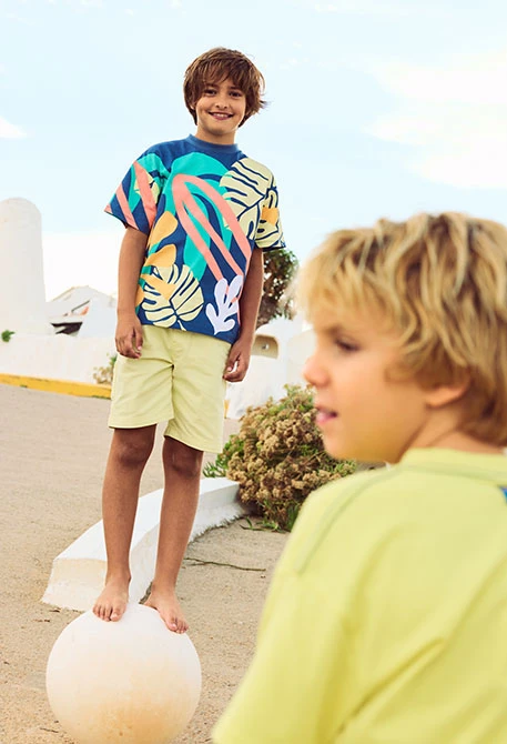 Bermudas punto amarillas