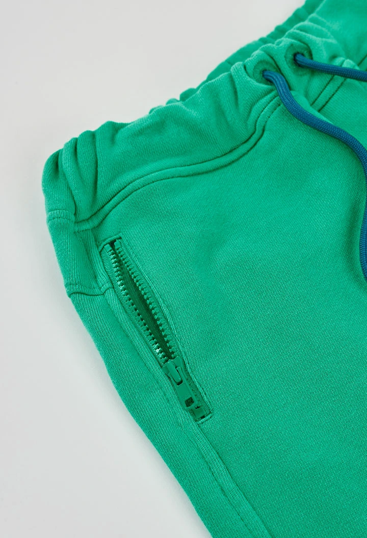 Bermudas verde água