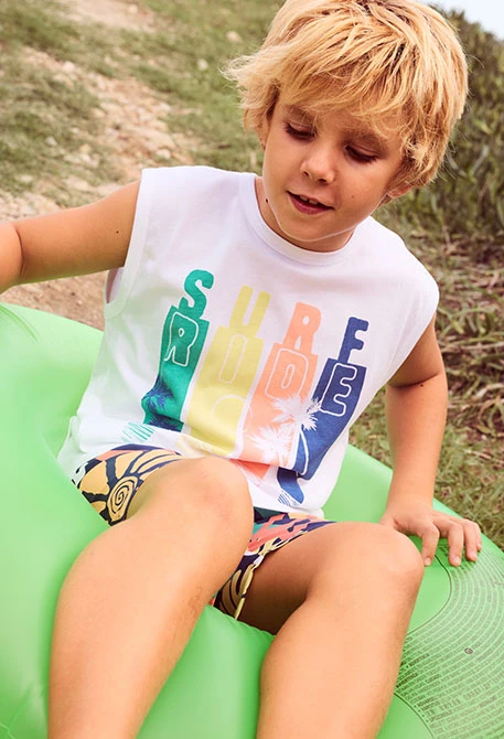 White short-sleeved cotton T-shirt