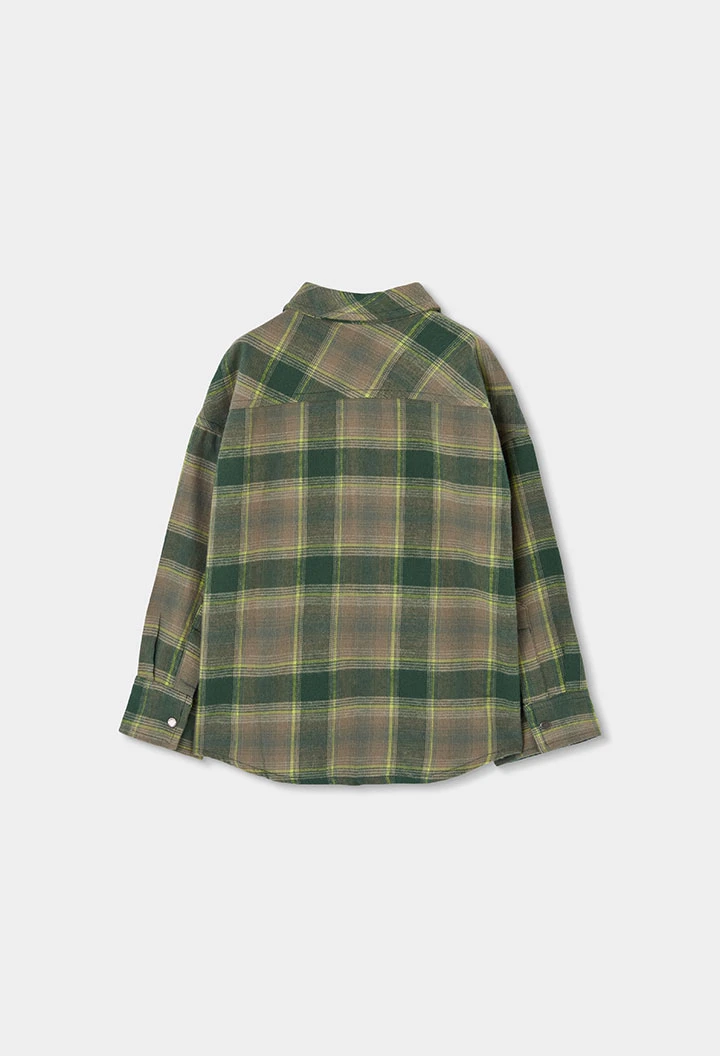 Camisa de quadres verds de nen amb pegat