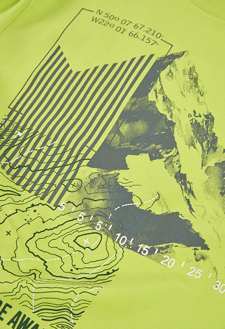Camiseta de malha menino verde estampado montanha