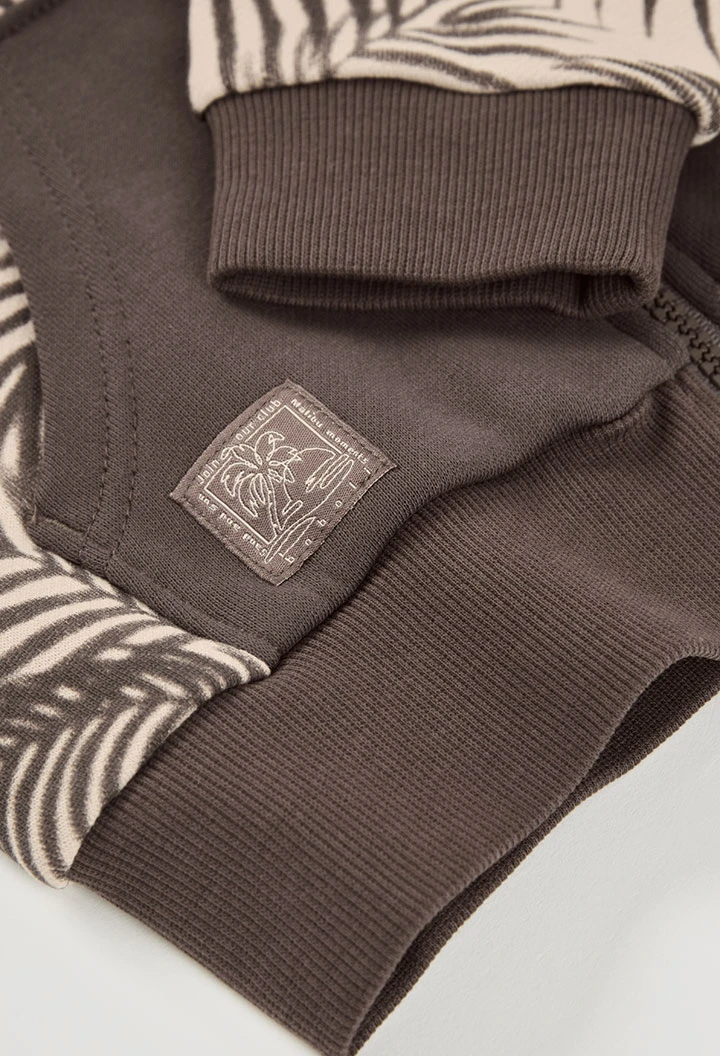 Chaqueta niño con capucha estampado
