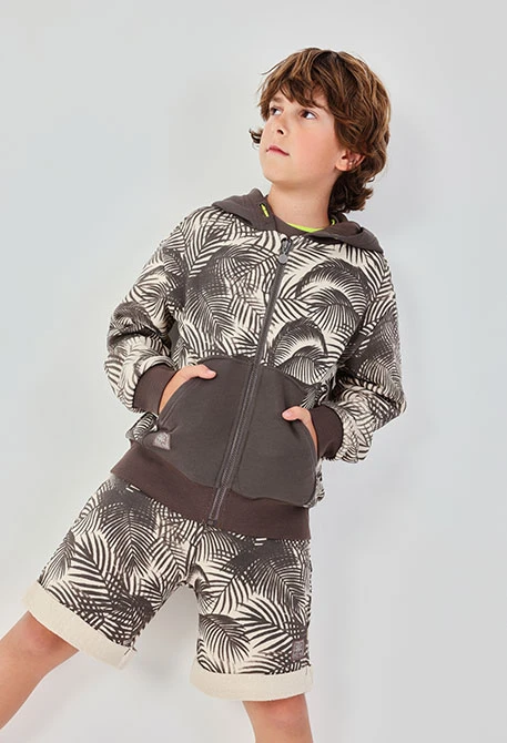 Jaqueta nen amb caputxa estampada